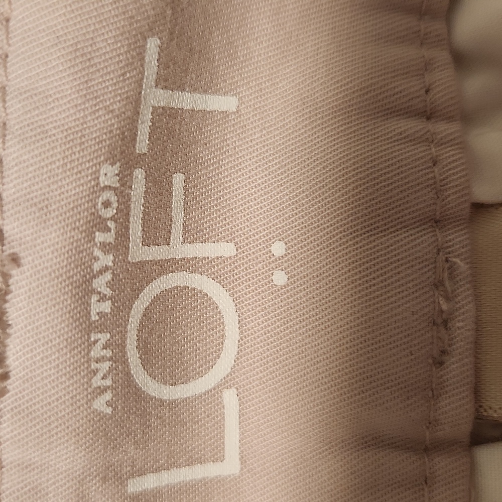 LOFT Capris - Picture 2 of 8